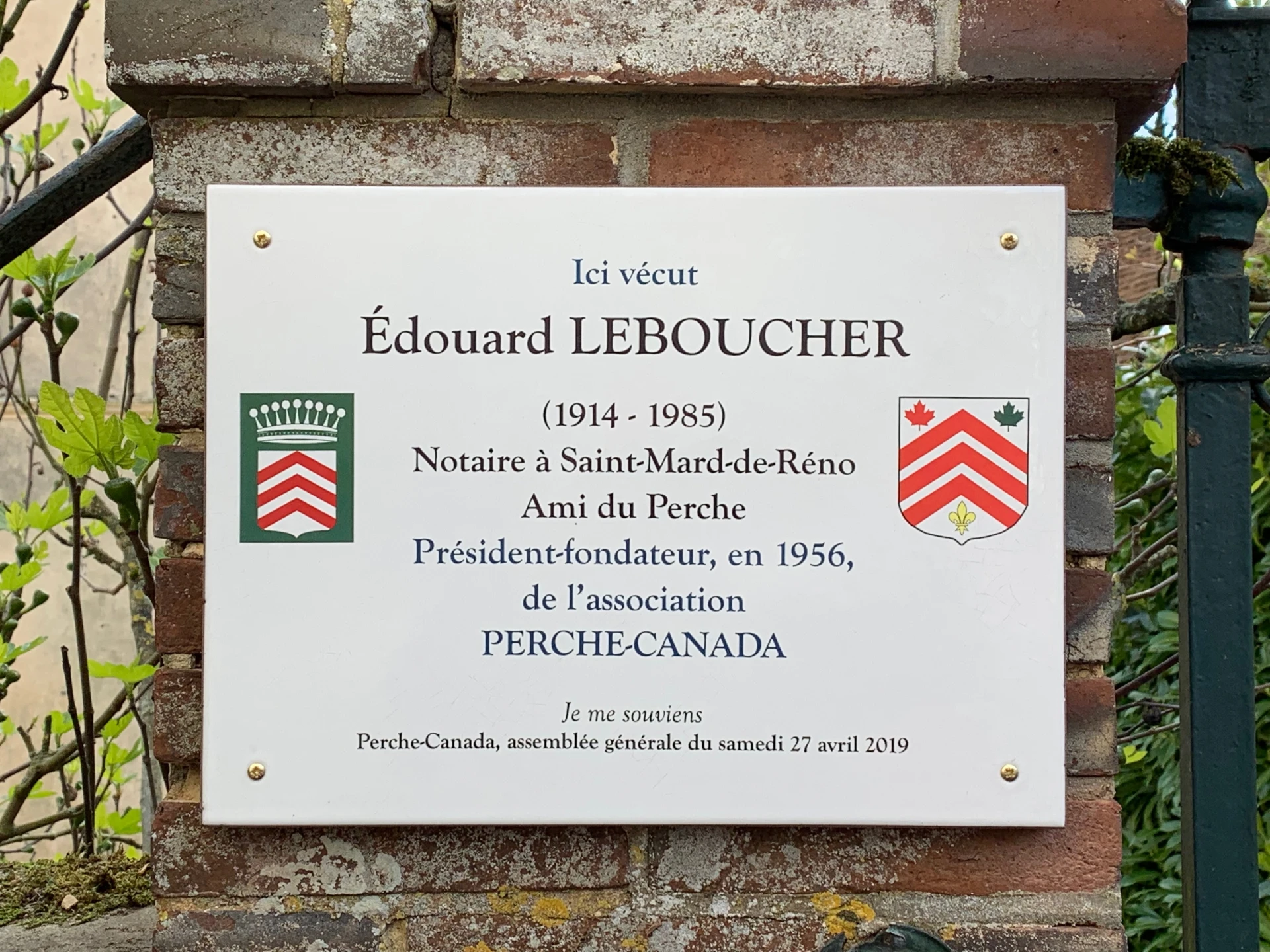 Plaque en hommage à Édouard Leboucher